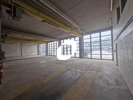 location local d'activités 655 m²