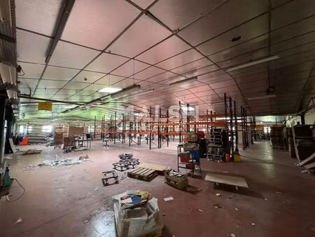 vente local d'activités 2 730 m²