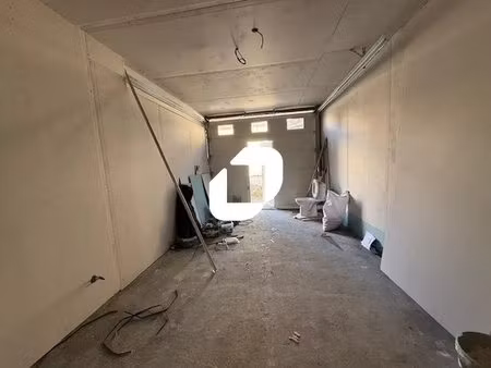 location local d'activités 375 m²