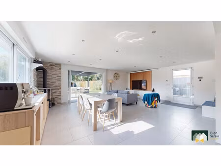 maison familiale lumineuse entièrement rénovée avec sous-sol