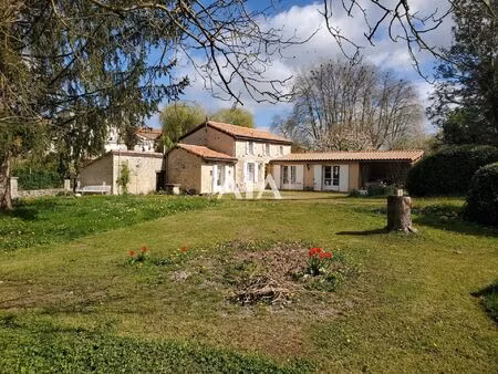 vente maison 6 pièces 107 m² ruffec (16700)