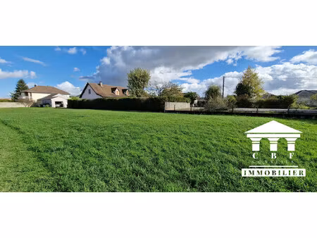 terrain constructible à saint marcel 71380