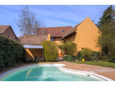 maison de charme rénovée avec jardin et piscine