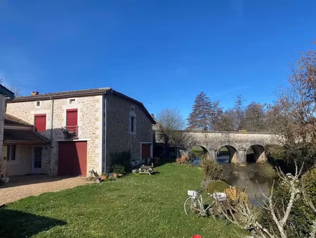 vente propriété 9 pièces 220 m² à vitrac-saint-vincent (16310)  325 500 €