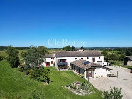 monségur - magnifique maison en pierre avec plusieurs possibilités de développement