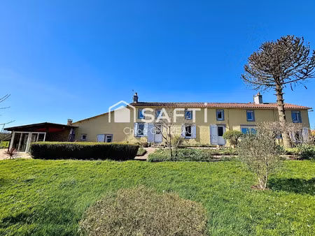 vente longère et corps de ferme à la chapelle-saint-laurent (79430) : à vendre / 217m² la 