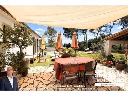 maison contemporaine de plain-pied de 185 m2