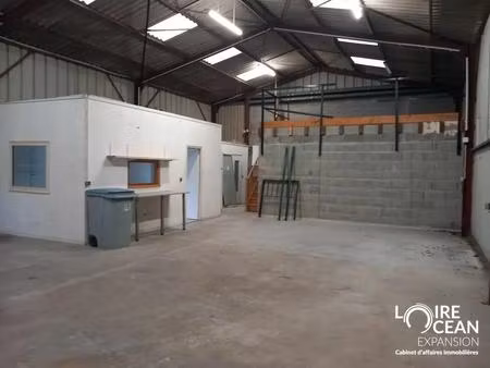 location entrepôt 140 m²