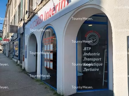 location bureaux 65 m²