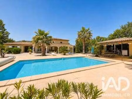 vente maison piscine à besse-sur-issole (83890) : à vendre piscine / 198m² besse-sur-issol