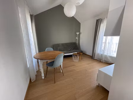 location appartement 3 pièces  50.14m²  gif