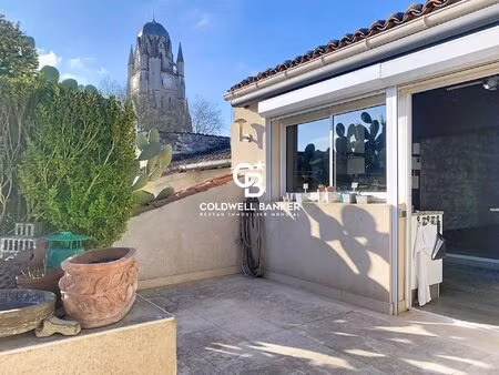 maison rénové  terrasse + local commercial – centre historique de saintes