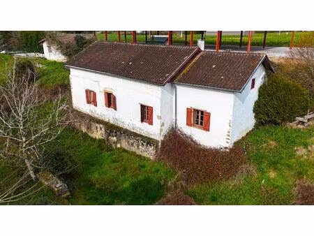 maison de 140 m² et appartement de 70 m² habas