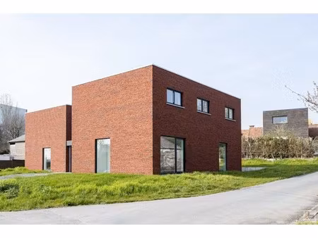 huis te koop in avelgem met 4 slaapkamers