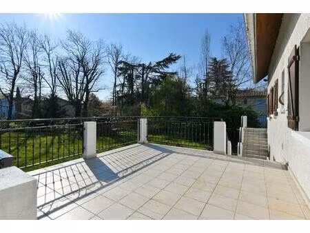 à deux pas du parc de lacroix-laval - maison familiale