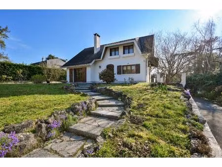 à deux pas du parc de lacroix-laval - maison familiale