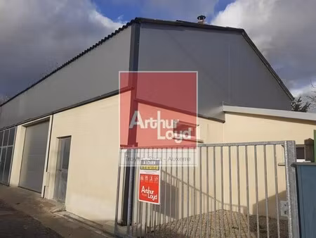 location entrepôt 106 m²