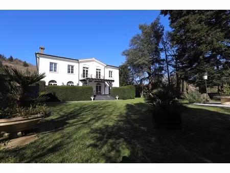 maison 10 pièces - 321 m²