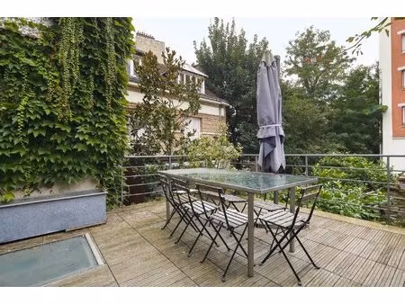 une magnifique maison d’architecte à rénover avec jardin
