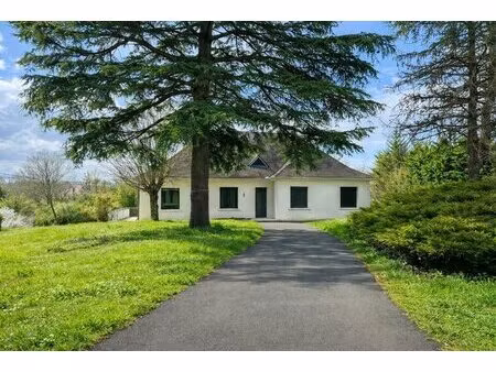 maison bourgeoise de standing  de plain pied proche centre ville