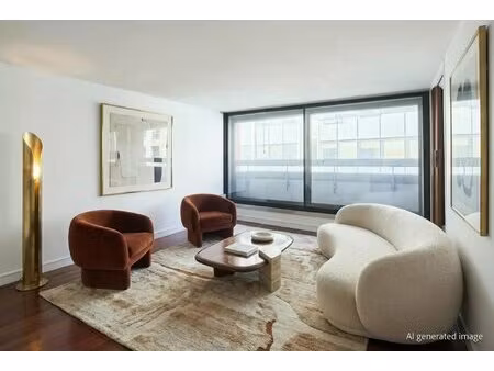 un deux-pièces proche des champs-élysées