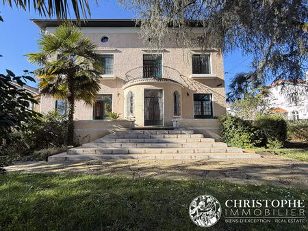 vente maison 7 pièces 160m2 pau 64000 - 515000 € - surface privée