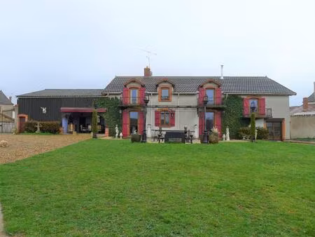 surprenante maison rénovée avec singularité et élégance !