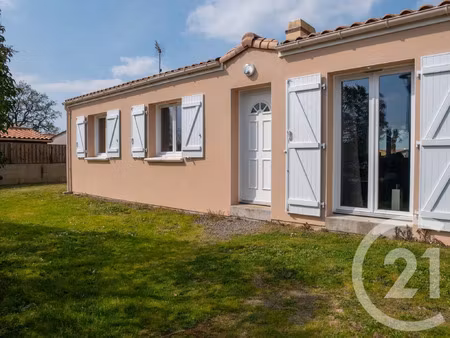 vente maison à vairé (85150) : à vendre / 79m² vairé