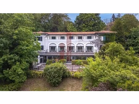 village proche fontainebleau - hotel 13 n° restaurant 800 m² - environnement exceptionnel.