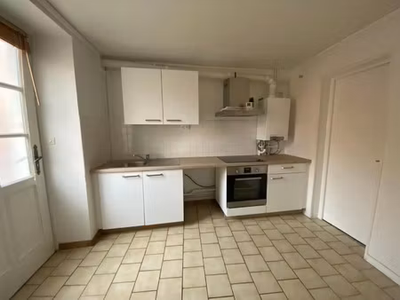 location maison à laval centre-ville cathédrale (53000) : à louer / 45m² laval centre-vill