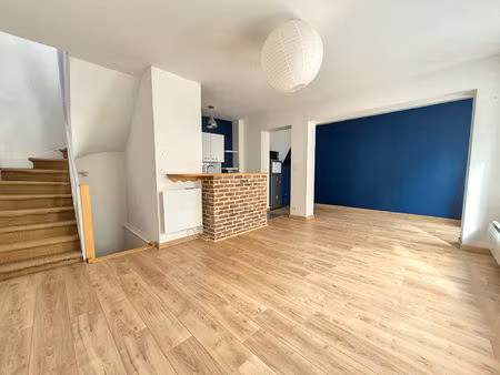 exclusivité wazemmes - saint-michel : charmant t2 bis en triplex avec terrasse privative