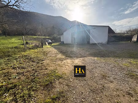 exclusivite hostun : local d'activité de 270m²