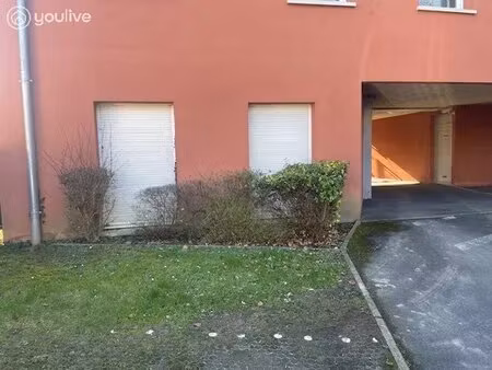 local d'activité de 44 m avec 2 places de parking