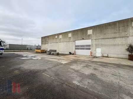 strategisch gelegen magazijnruimte van 348 m² te aalter