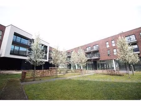 appartement avec terrasse dans un immeuble récent