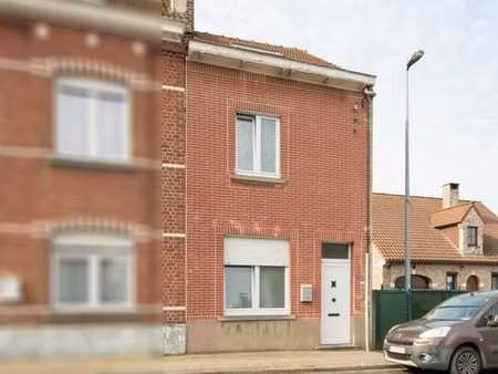 agréable maison trois façades avec 3 chambres et un jardin !