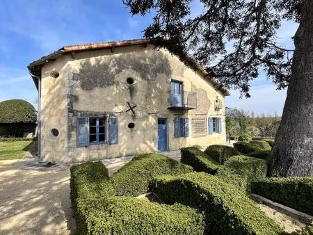 maison de charme à brion 86 6 pièce(s) 205.82 m2