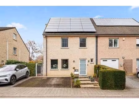maison moderne  idéalement située au calme  avec 5 chambres…