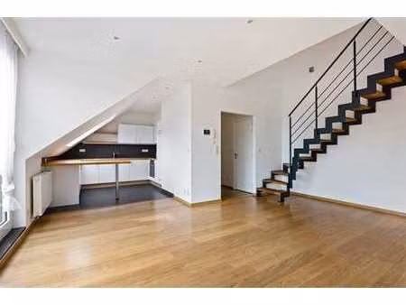 appartement duplex dans une rue calme