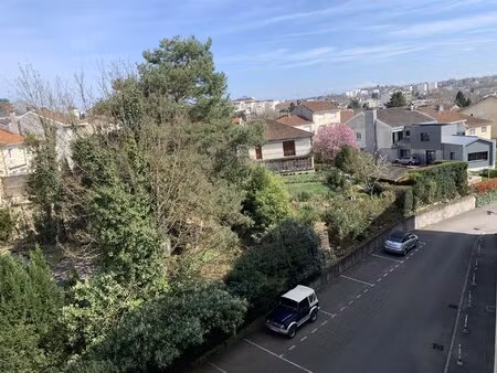 appartement t3 57m2 avec balcon  parking et cave