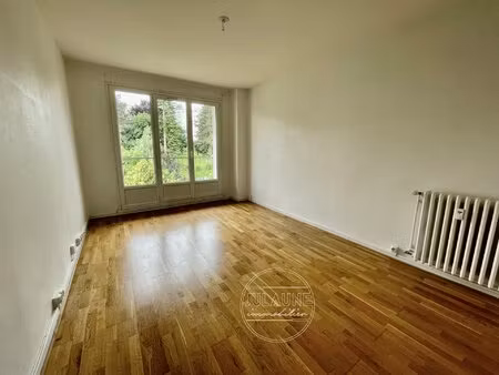 bel appartement proche des universités.