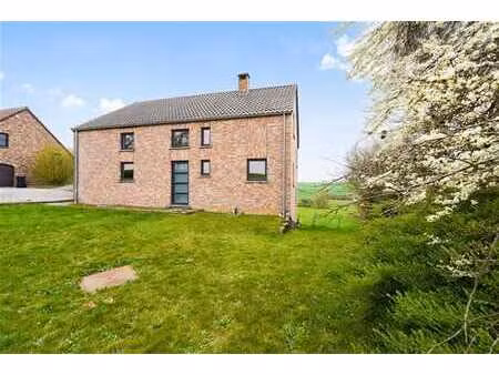 maison 4 ch très agréable dans le village de natoye