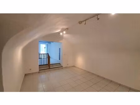 t1 41 m² centre village en rdc