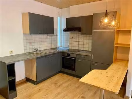 bel appartement lumineux de 2 chambres avec balcon!!!!