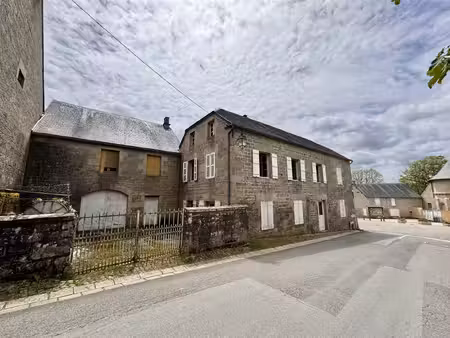 grande maison de village à tarnac en corrèze