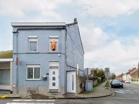 maison 3façades de 4 chambres avec passage latéral et jardin