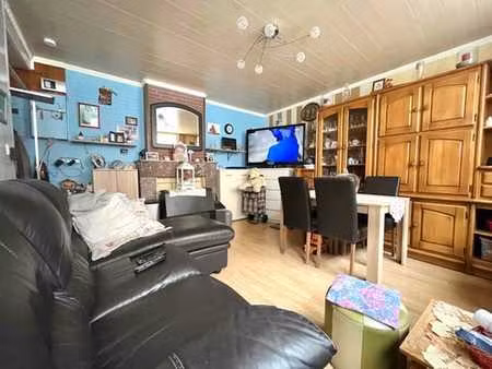 ensemble immobilier de 5 maisons avec cour à charleroi