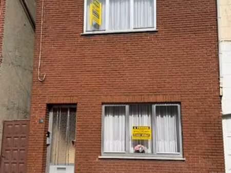 bonne et spacieuse maison 3 façades 2 ch. + 2 ch. poss. cour