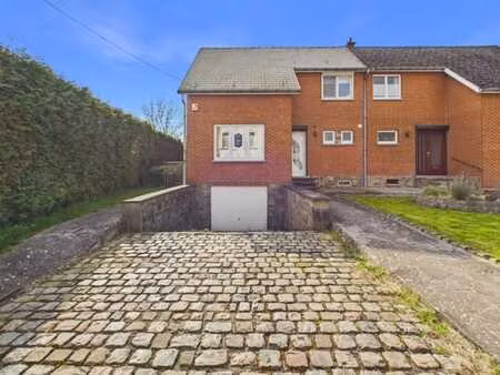 spacieuse maison 3 chambres avec garage et jardin