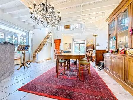 charmante maison rénovée avec garage et beaux volumes